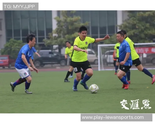 足球比赛周记:激情与汗水交织的绿茵场上那些难忘的瞬间与成长故事 足球比赛周记:激情与汗水交织的绿茵场上那些难忘的瞬间与成长故事